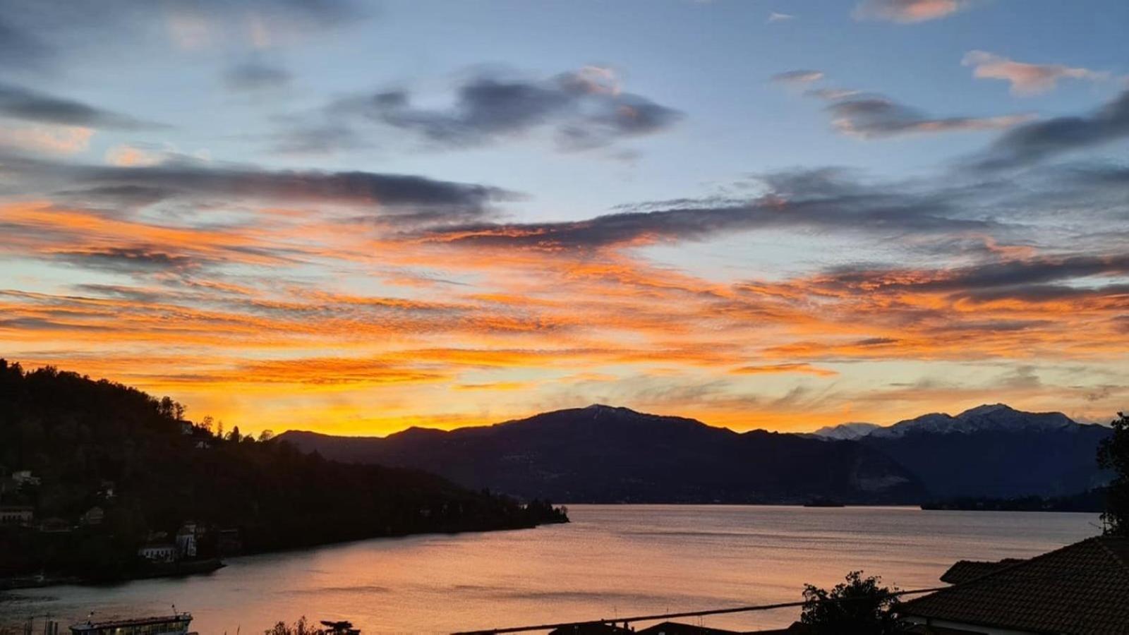 Appartamenti I Fiori Del Lago Laveno-Mombello Exterior photo