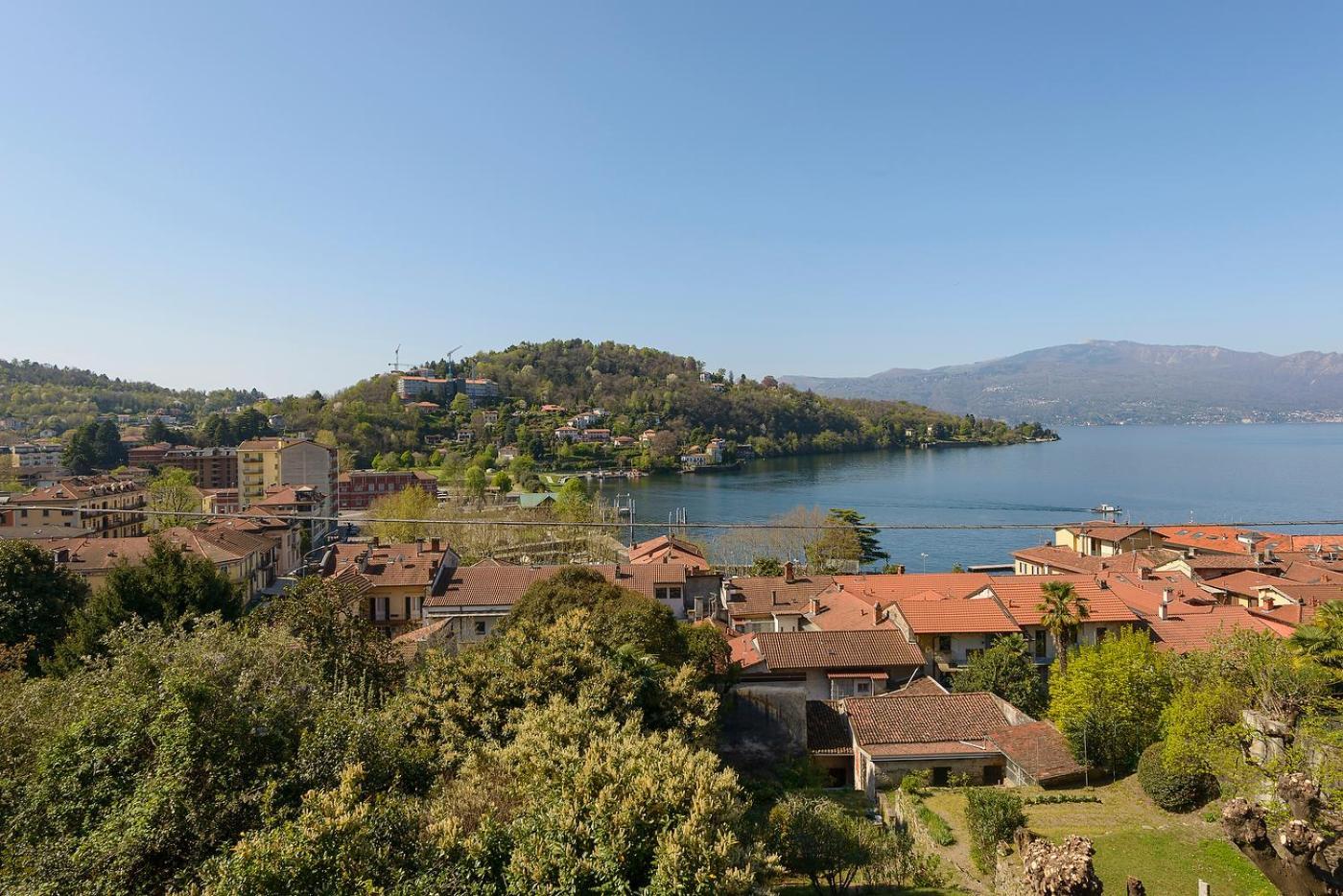 Appartamenti I Fiori Del Lago Laveno-Mombello Exterior photo